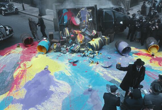 CreativeReview's tweet image. Cinematic new Dulux ad from BBH London imagines a life without colour crmag.co.uk/1hqf96F