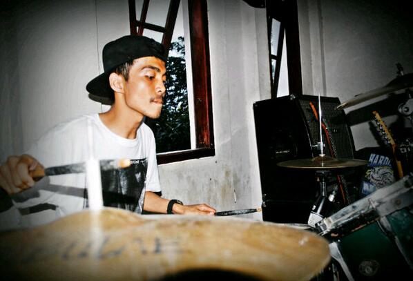 At KNPI #Bekasi w/ <a href="/YOURHEAD_/">YOUR HEAD</a> \m/