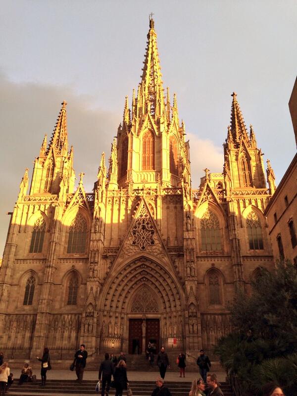 Oh_Barcelona_ES's tweet photo. Oh es viernes...
¡Como molan los atardeceres en Barcelona! http://t.co/gRIWNRrKaj