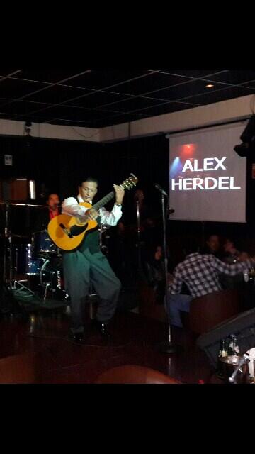 BarLandru's tweet photo. Ya listos para un gran show? 
Hoy tenemos:
Daniel Silva
Connie López y Alex Herdel
Reservaciones WhatsApp 3335762501 http://t.co/Q28zgZQwyJ