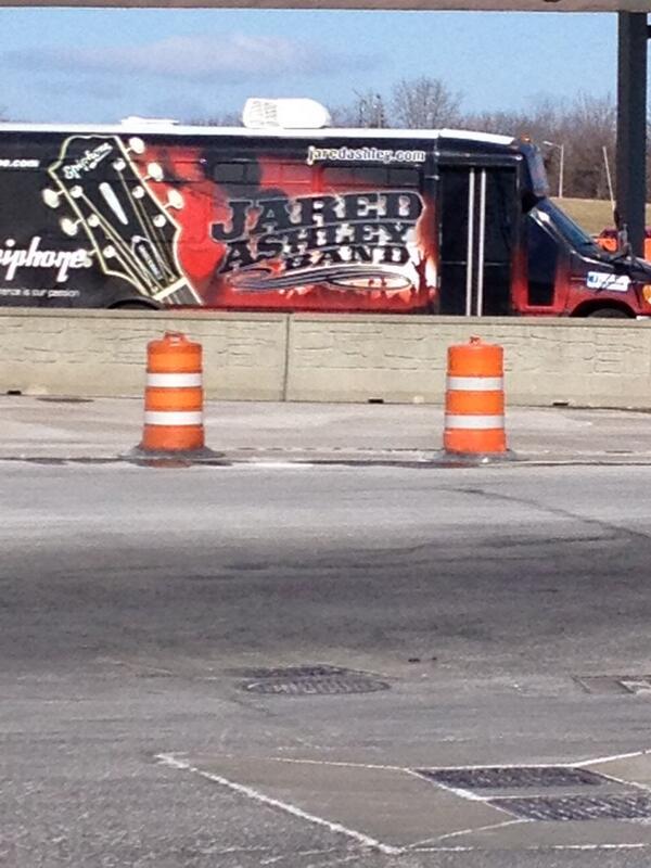 firefighter20ny's tweet photo. Look what came across the border in Niagarafalls NY today http://t.co/QtMGiW43Ma