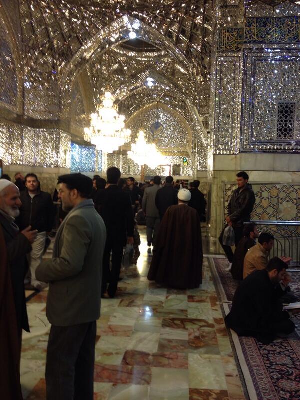 HAS1232012's tweet photo. صورة من عدستي الخاصة داخل حرم الامام علي بن موسي الرضا ( سلام الله عليه ) http://t.co/uu4rUMer1w
