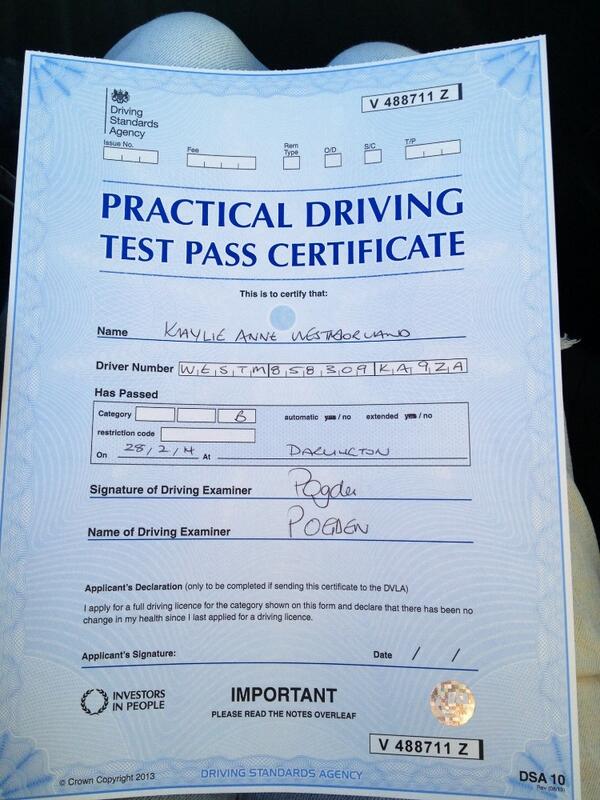 Kaylie4eva's tweet image. Yey!!! #pinklisence #passedtest #exstatic