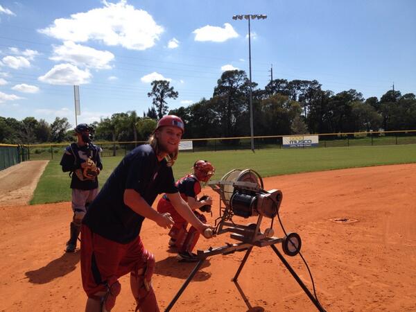 Verobeach2019's tweet photo. Travail spécifique des catchers. #myball http://t.co/SUIQBDVlfR
