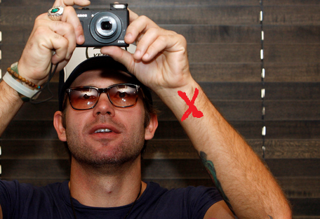 Matt_DavisMatt's tweet photo. Join me on FEB 27th to speak up against modern day slavery. Draw a red ❌ on your hand and be in it to http://t.co/4QGJgsULAE