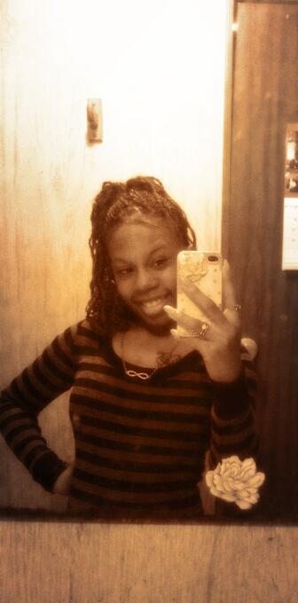 Watch Yours Truly...'s leaked NSFW photo on TwXstars