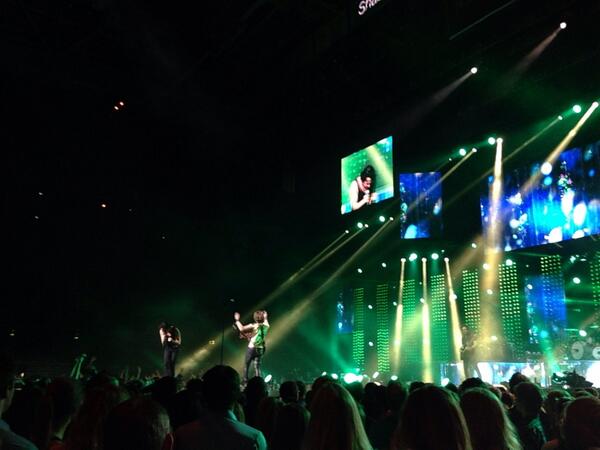 torakris's tweet photo. Ylvis! http://t.co/jL8K9IrXEk