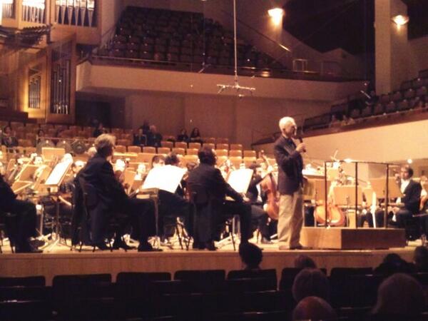 John Adams explicando su Doctor Atomic Symphony en el auditorio nacional