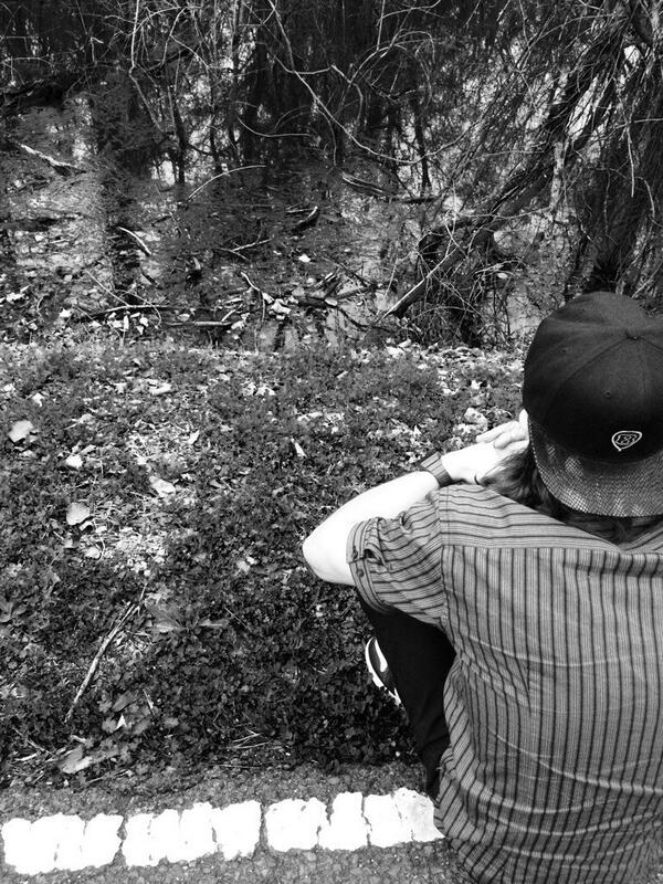 joey_bourque's tweet photo. @evanrichism behind the camera. @blackballoonFEE http://t.co/lwS4rQWEVF