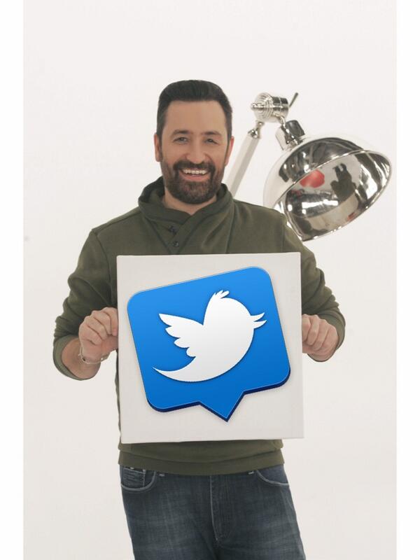 TheVoiceofGR's tweet photo. RT οποιος βλεπει,τουιτάρει &amp; γουστάρει το #thevoicegr #battles @ThemisGeo http://t.co/hH8qsl9bCa