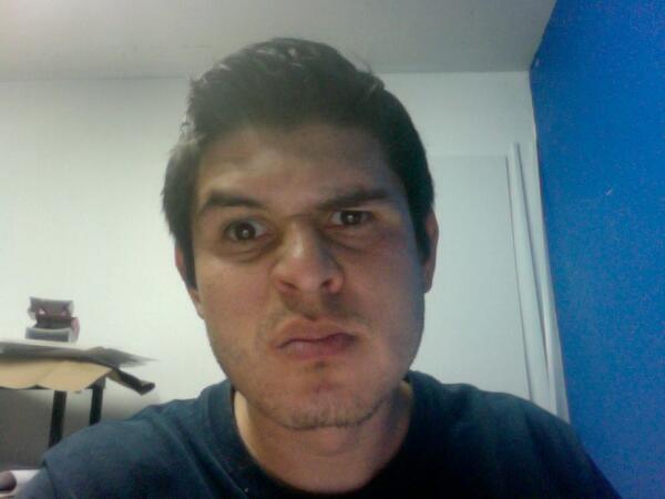 Fershok's tweet image. el cuerpo se derrite a falta de alcohol, y más en sábado  #selfie #finalwork