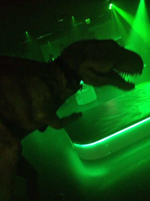 Not everyday a t-Rex joins in on the fun at a club! 😂 http://t.co/L1Y6oYmmJj<a href="/tag/ff"class="tags"><span>#ff</span></a><a href="/tag/keepingitcasual"class="tags"><span>#keepingitcasual</span></a>