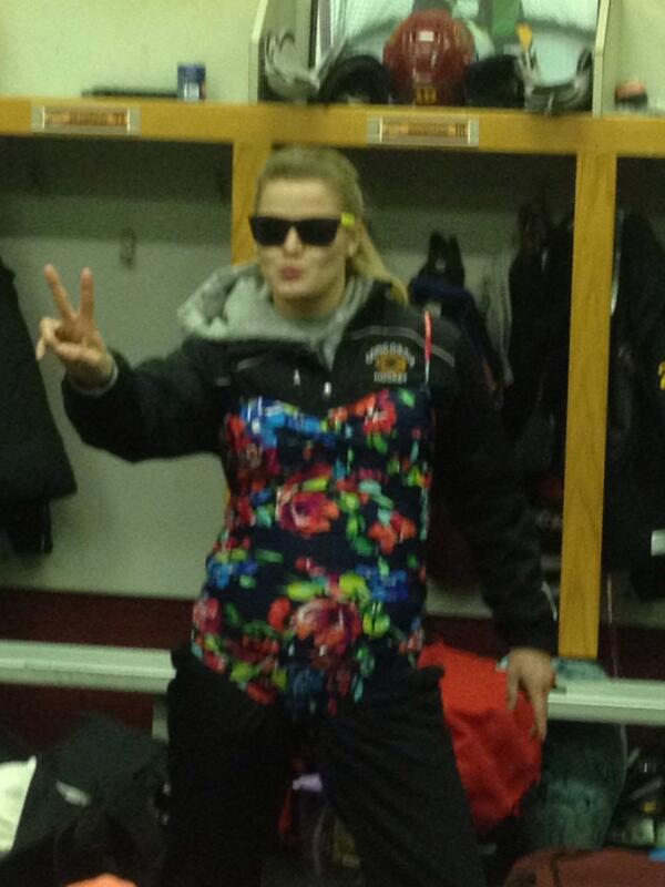 ellbell_08's tweet image. Soooooo our coach is awesome #springbreak #minnesotastyle 😂😂😂