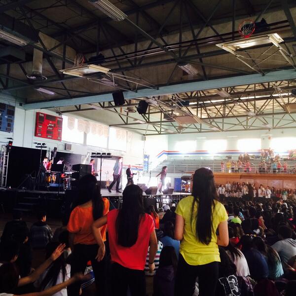 music_swc's tweet photo. @Kindness_ROCKS at churchill! http://t.co/BkN72QpL0C