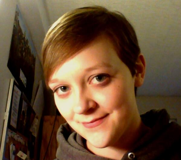 HaLeYeBeTh's tweet photo. Got a haircut. #goodbyehair (: http://t.co/yreRtdzIzR