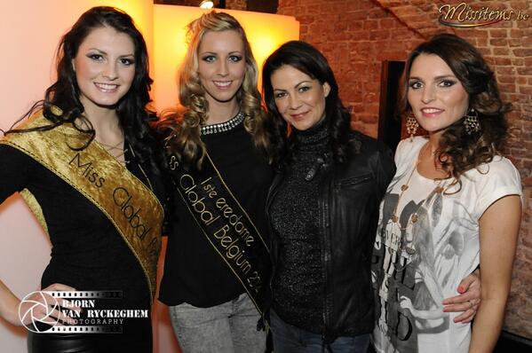 missitems's tweet photo. Bekende gezichten op de catwalk tijdens défilé Maison Tylaine: bekijk de fotospecial via http://t.co/nzAGCqj3fI http://t.co/u7JeOZEcFh