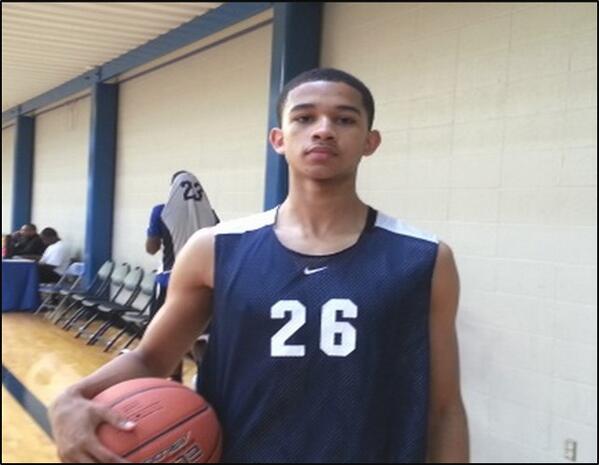 247recruiting's tweet photo. 4-star PG Howard Washington out of Buffalo (NY) continues to gain interest. ($)http://t.co/KrHtRNesJ0 #ScoutHoops http://t.co/4ayNp6EYCY