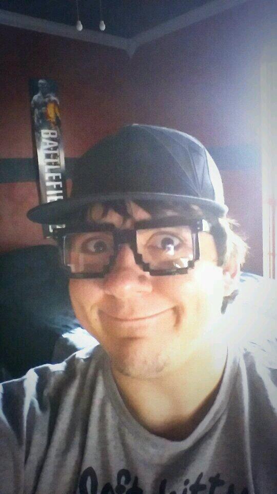 8thframe's tweet photo. Did someone say minecraft? @athroatpunch @MADpanda503 http://t.co/obEEYqs9Vg