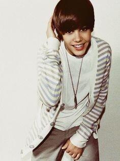 dreamybieber_'s tweet photo. How is he 20😩😩😩😩 http://t.co/MiCc5lLf6z