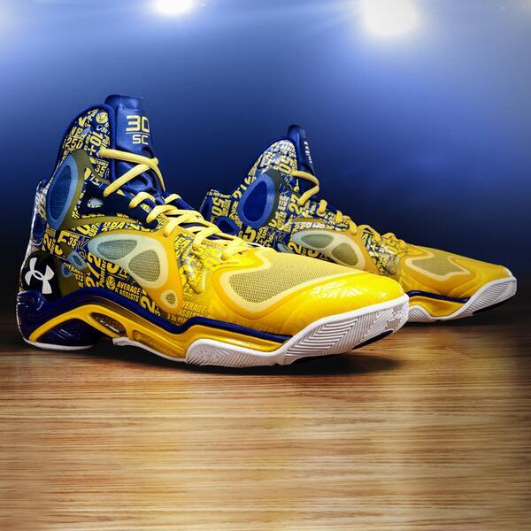 SportsCenter's tweet photo. It's gotta be the shoes: Steph Curry's kicks tonight include stats from his last game at MSG. (via @StephenCurry30) http://t.co/Y8zzUC7Mec