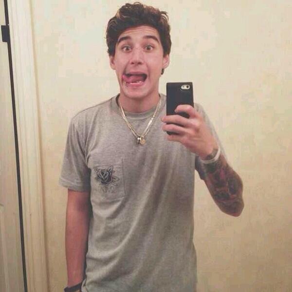 DaFaker_'s tweet image. 😋