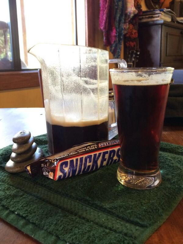 mriamllr's tweet photo. After a long day at the pancake rocks... Treats all around. @OnLeaveSteve #minirocks http://t.co/v1Yy8kN3Wu