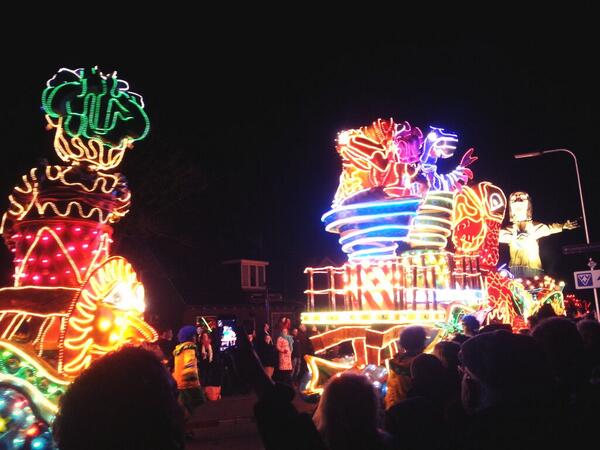 Geweldige verlichte optocht in Tubbergen gister. <a href="/cvdekroegtijger/">C.V. De Kroegtijgers</a>, <a href="/DKWvasse/">C.V. DKW Vasse</a> en <a href="/CvHetPeleton/">Cv Het Peleton</a> gefeliciteerd!