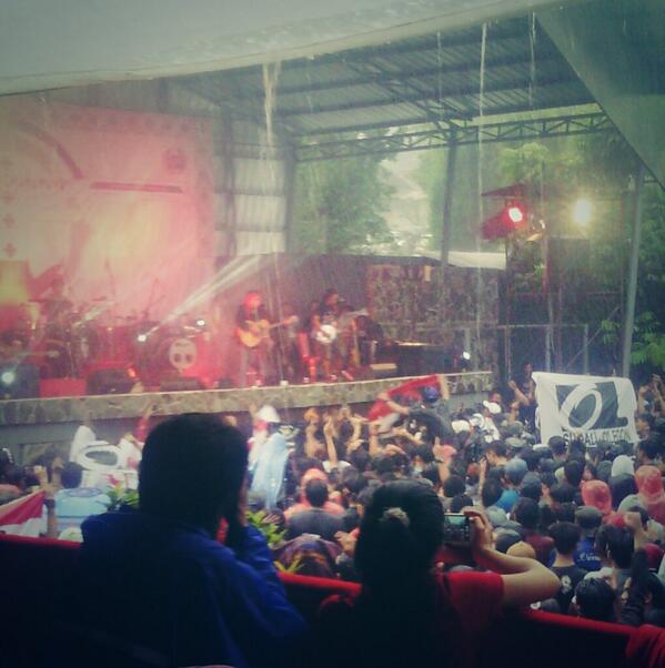 Konser Pelangi Iwan Fals..Amazing!!!
