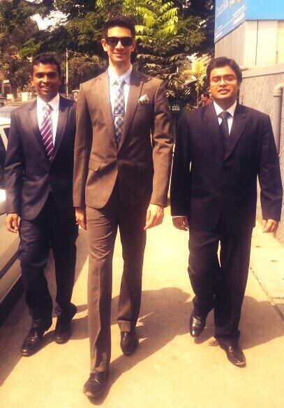 Arka1dering's tweet photo. "@kushalappa_s: The doctors are in #graduates #doctor #mbbsdone http://t.co/0c9HYSWjd8" Ohh yeah. # entourage #suits