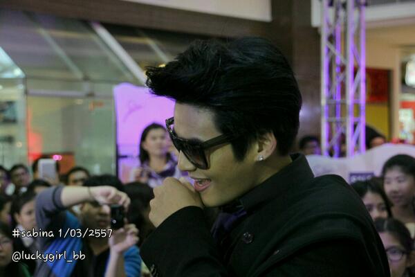 luckygirl_bb's tweet photo. ถึงกับเช็ดน้ำลาย อืมมมม #sabina http://t.co/TdjIKHSgt4