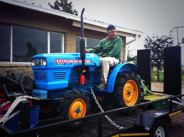 Real farmers testing out <a href="/properwappo/">Craig Wapnick</a> 's 'tractor' for @joBerg2c_journo route making