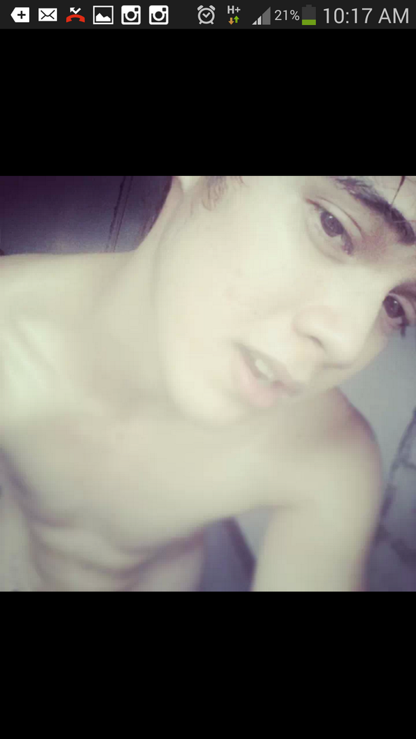 mattyuuuuu's tweet photo. #BakitUmiiyakSiMatthewChapman kase famewhore ako http://t.co/Vz8OzLsKCe