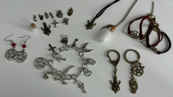 FilmJewels's tweet photo. Happy birthday Jensen Ackles! To celebrate, we will give a 10 % discount on the SPN charm bracelet!  @WinchesterBros http://t.co/qf3LO0zzAf