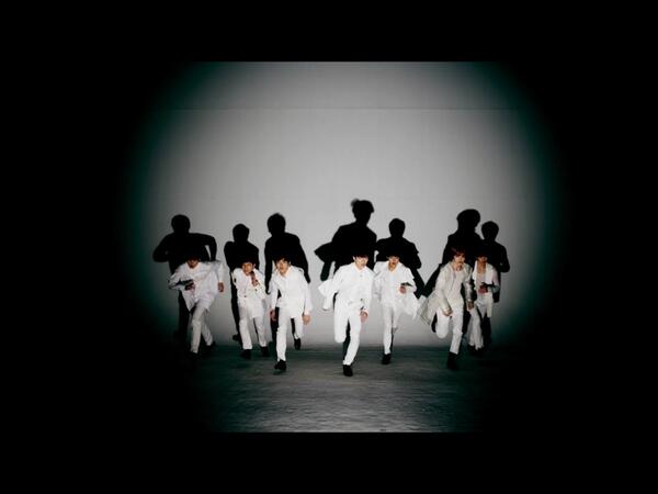 allkpop's tweet photo. INFINITE reveal their comeback teaser!
http://t.co/5IxmKQiifi http://t.co/aVNmeq0JRE