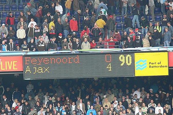 ajaxmuseumNL's tweet photo. Niemand kan ons stoppen, Feyenoord gaat eraan!!! #feyAJA #AJAX RT http://t.co/8gbp4JPWCG