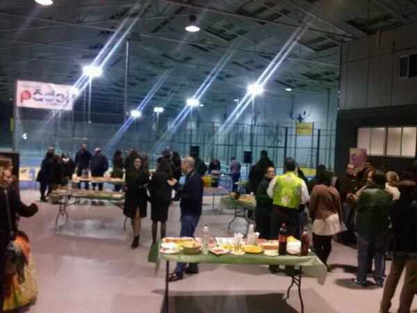 sevilladenia's tweet image. Sopar del #CarnetVerdFaller. Gràcies a la vostra col·laboració arribarem a plantar #LaFallaMésAlta #RussafaMola