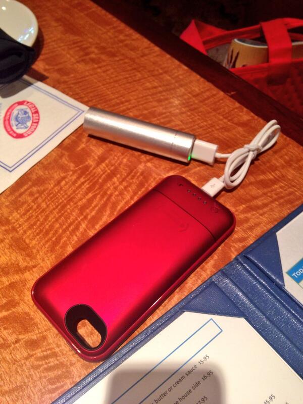 LMackie219's tweet image. Oh the irony. #chargingproblems