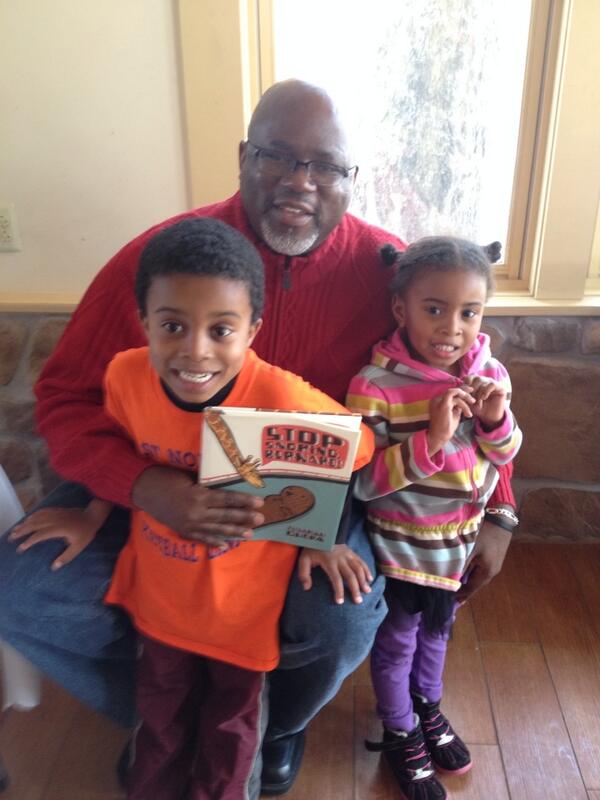 DianaMillner's tweet photo. Hearing #Norristown Mun Admin Crandall Jones read @Elmwood Zoo #readacrossamerica @norristownpol missing all the fun! http://t.co/f439zFpuiA