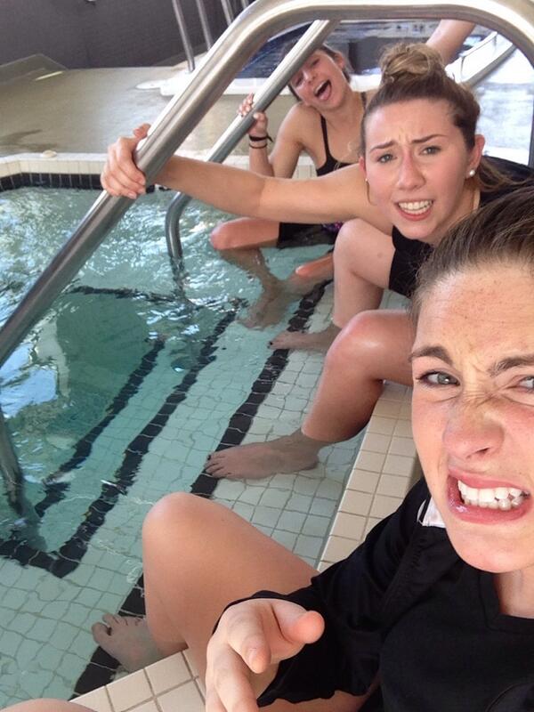 lydia_hopkins's tweet image. Dying in the ice tub #precomp