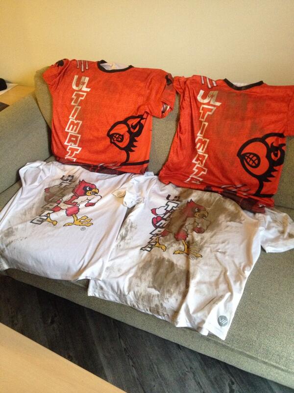 UofLUltimate's tweet image. @SAVAGEultimate would rather have hot sauce than this....actually, neh, gotta get dirty sometimes #LayoutD's