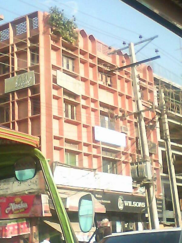 ZaraK09's tweet image. Buildimg im sadar..
why u fascinate me so..
#squareboxes #geometry #noticingarchitecture