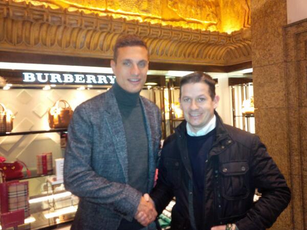 LarkhamRolson's tweet photo. 3pm Saturday and Moyes didn't have a job for him! http://t.co/RIwZPzTwBe