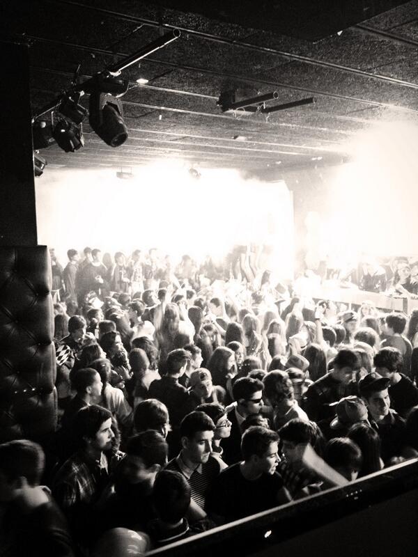 concept_light's tweet image. Vaya fieston!!!!! #conceptlight #flowerpower