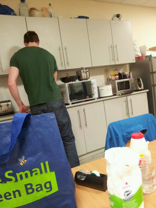 mcevoy88's tweet image. He's back!! Sweep rowing is back on the menu!!#heavyweights #problemchildren #yurt