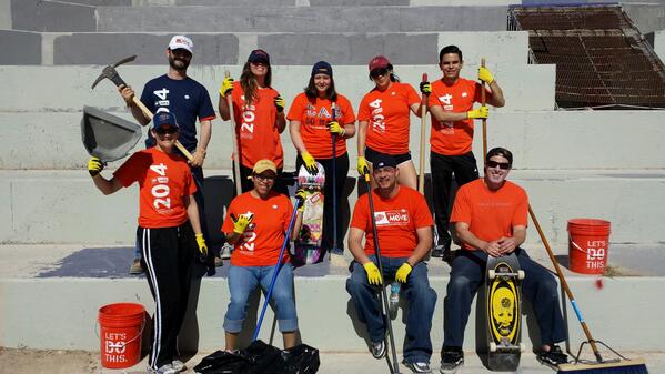 annonshay915's tweet photo. #UTEPserves #projectmove #volunteer #ItsAllGoodEP #beautifymycity #elpaso #UTEP #teamselc @coolsosa @amore1134 http://t.co/dsbiTQVNx5
