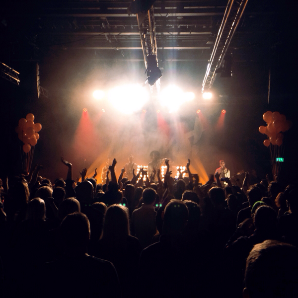Låter sweet old school baby!
<a href="/MOVITSsweden/">MOVITSsweden</a> #klubborange #mjusiclövers #jkpg
