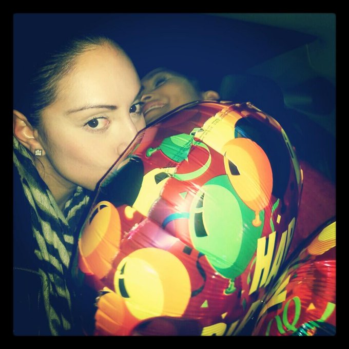 Bday pic last night http://t.co/7Hcjv4xuaI