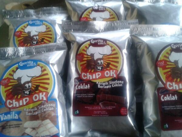 @ef_abrar pengen nyemil keripik tp takut mules? cobain nih keripik singkong coklatnya. dijamin ga bikin mulees :D