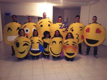 davidcasado0's tweet photo. Emoticonoss!!!!!  #Perillamanda @Truper4  @javiperi92  @Nb7Nacho  @Viiicferre @beinch23 @ainiilopez  @elchicomanzana http://t.co/GSDzXZSiYf