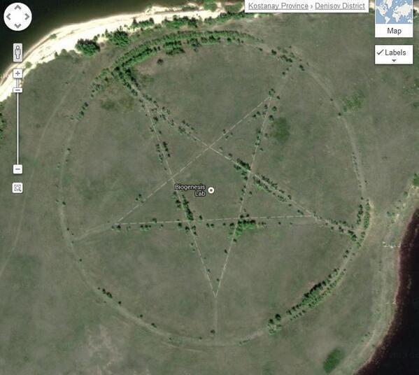 Desconhecidos__'s tweet image. Encontrado no Google Maps um pentagrama invertido.